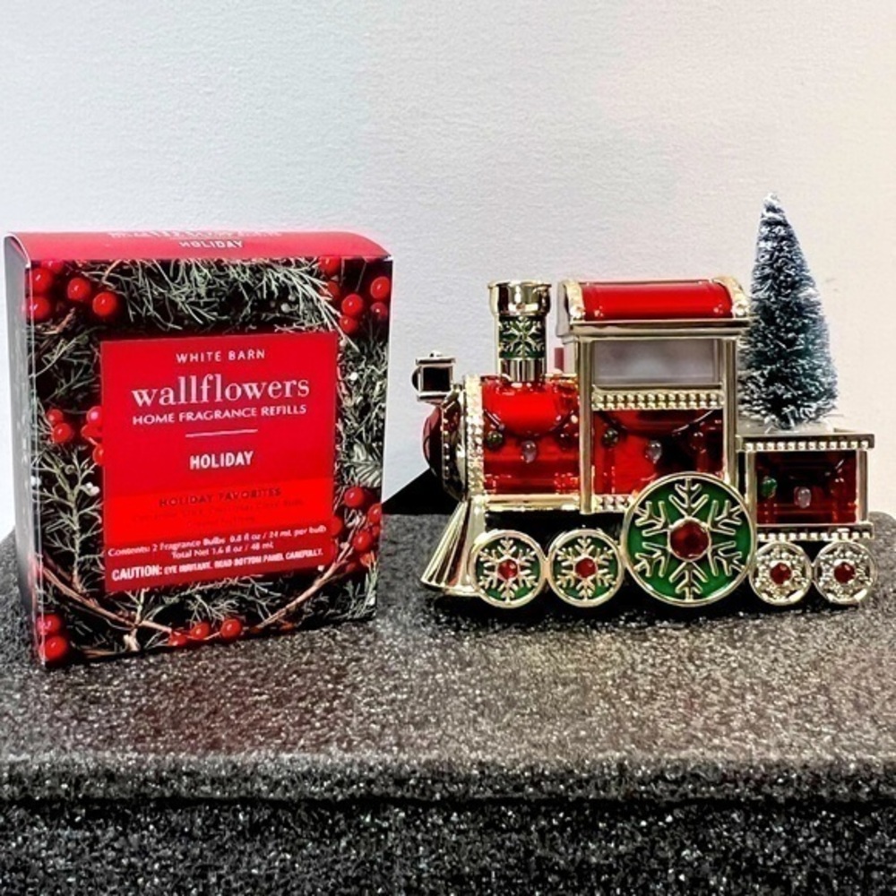 B&BW "Christmas Train" Wallflower Diffuser/Projector w/Holiday Refills 2 Pk